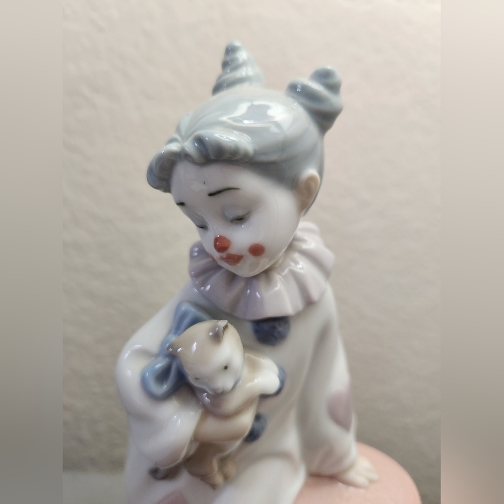 Llladro Little Tamer figurine MINT condition